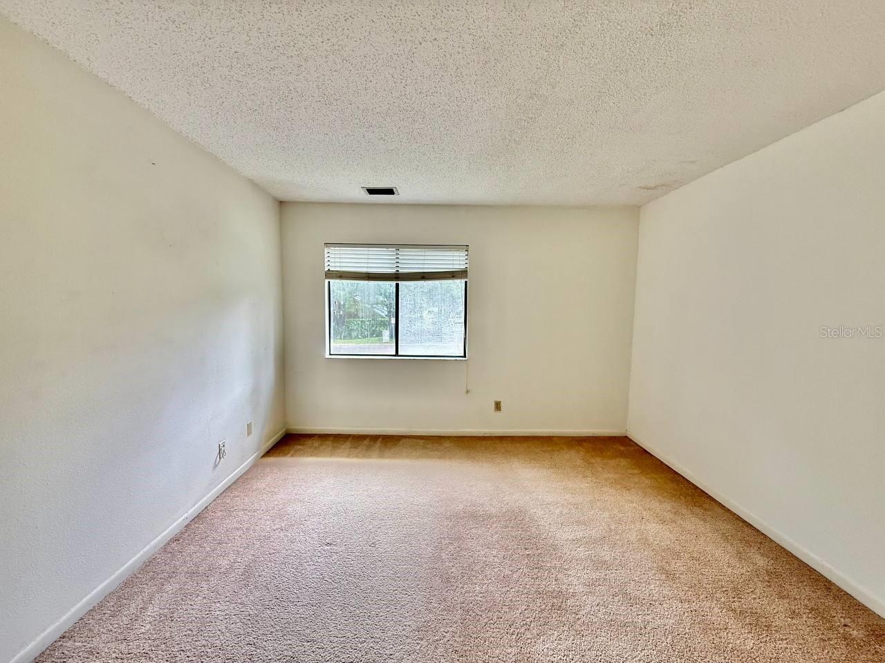 STONE CREEK POINTE A CONDOMINI - Residential Lease
