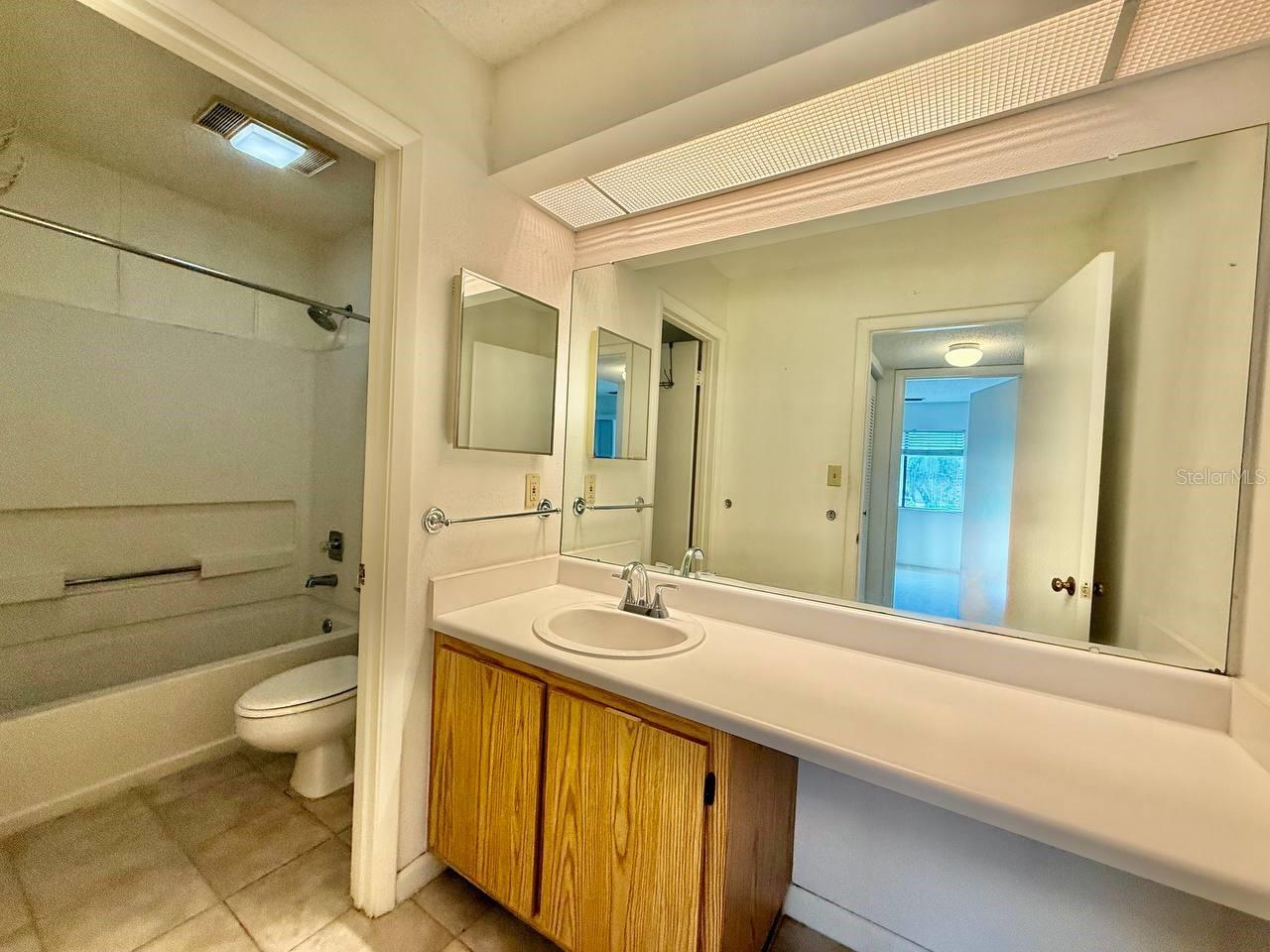 STONE CREEK POINTE A CONDOMINI - Residential Lease