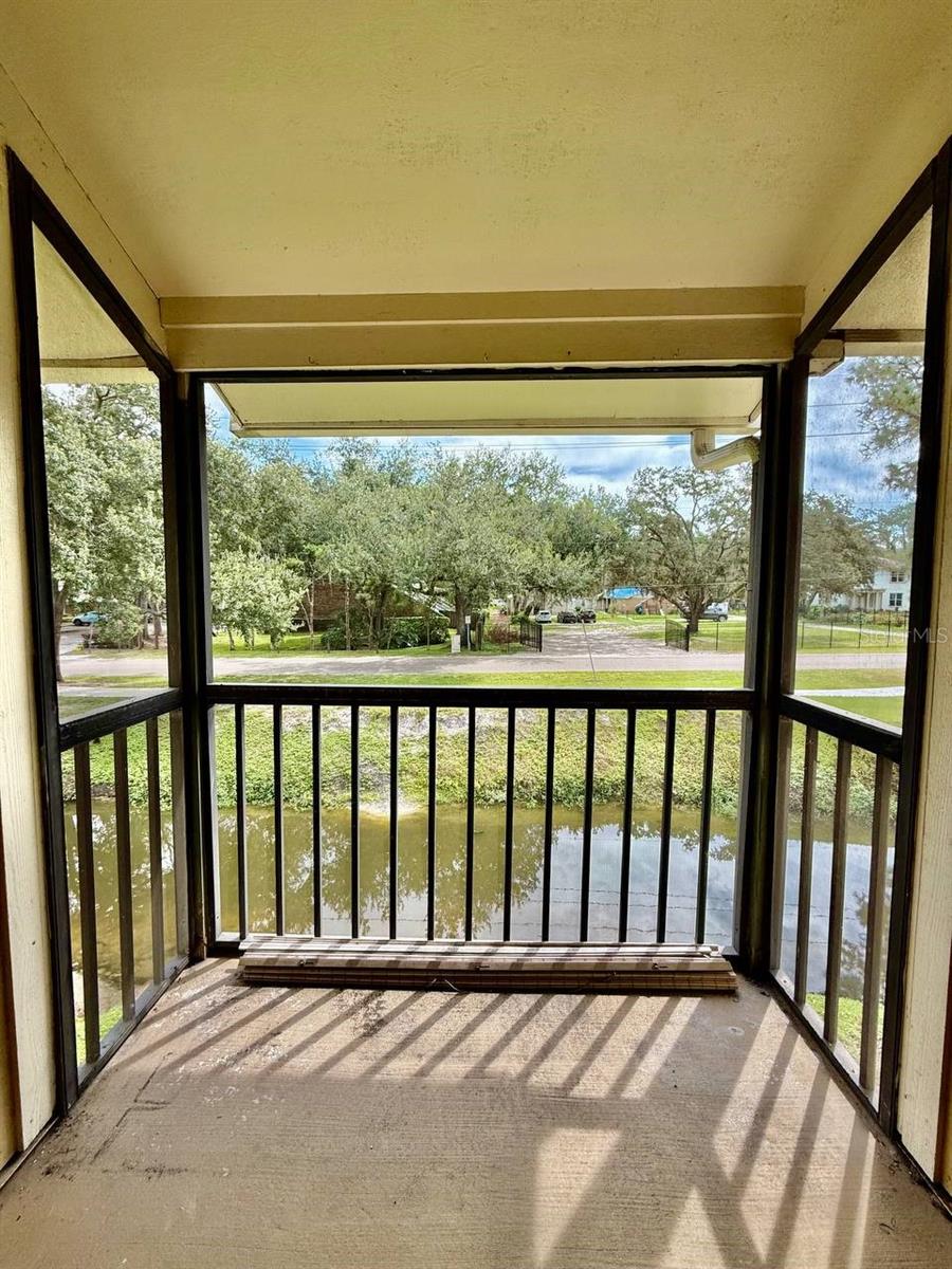 STONE CREEK POINTE A CONDOMINI - Residential Lease