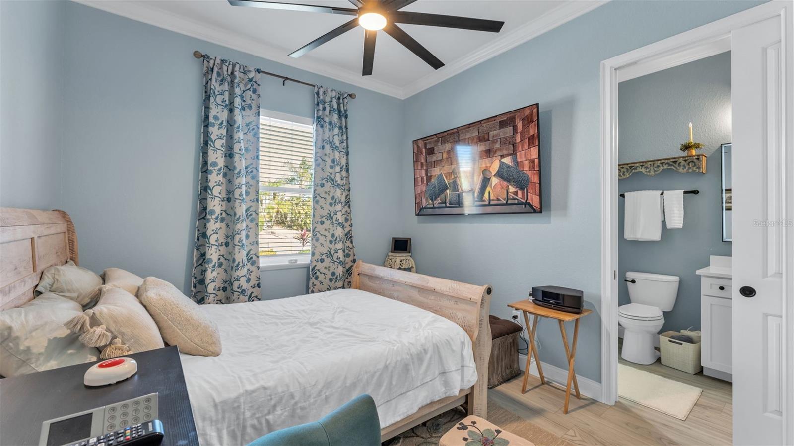 BAY LAKE RESIDENCE - Residential