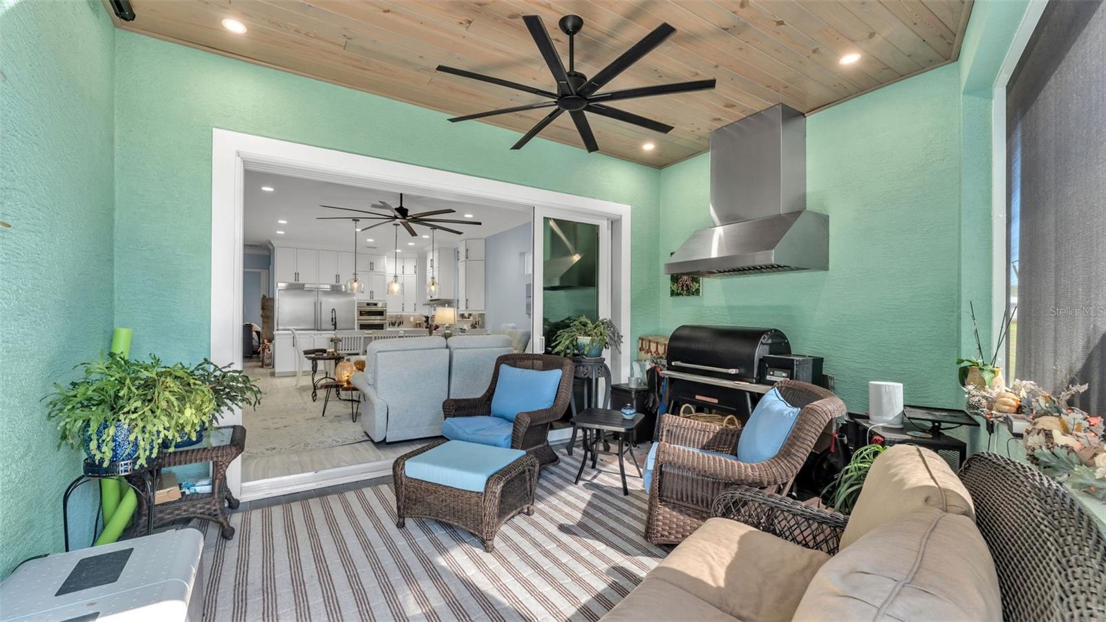 BAY LAKE RESIDENCE - Residential