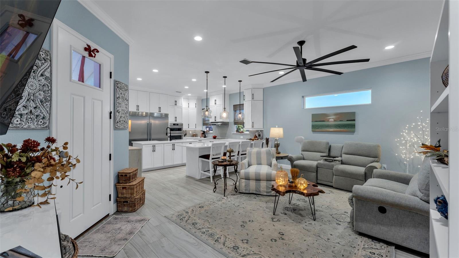 BAY LAKE RESIDENCE - Residential