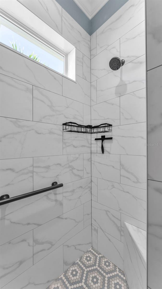 BAY LAKE RESIDENCE - Residential