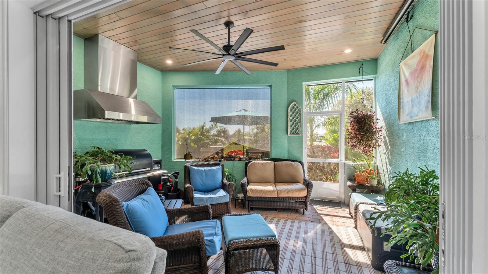 BAY LAKE RESIDENCE - Residential