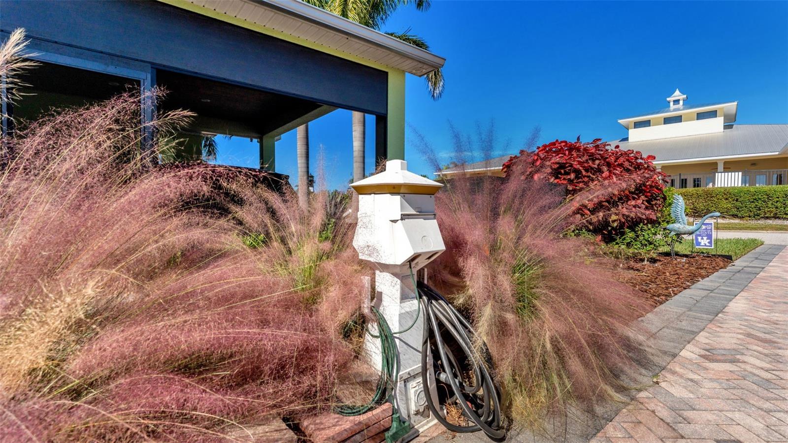 BAY LAKE RESIDENCE - Residential