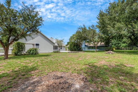 A home in WINTER HAVEN