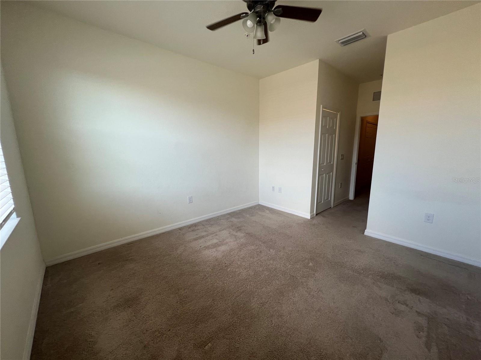 GRAN PARADISO TWNHMS 1B - Residential Lease