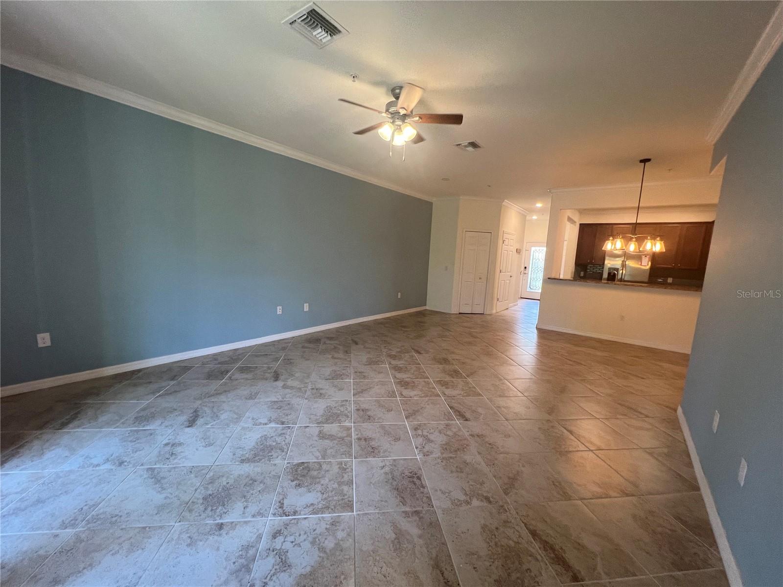 GRAN PARADISO TWNHMS 1B - Residential Lease