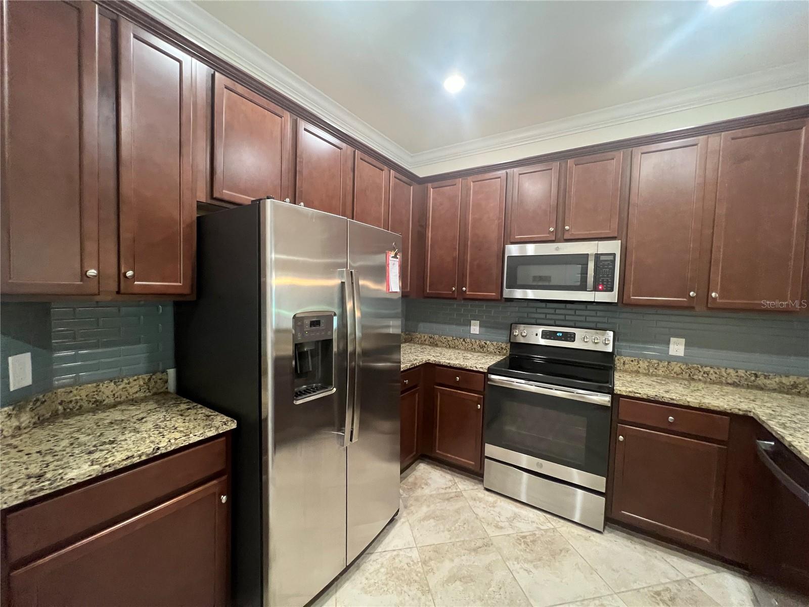 GRAN PARADISO TWNHMS 1B - Residential Lease