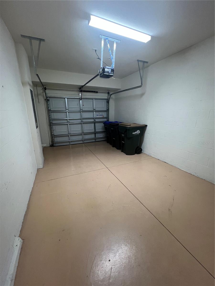 GRAN PARADISO TWNHMS 1B - Residential Lease