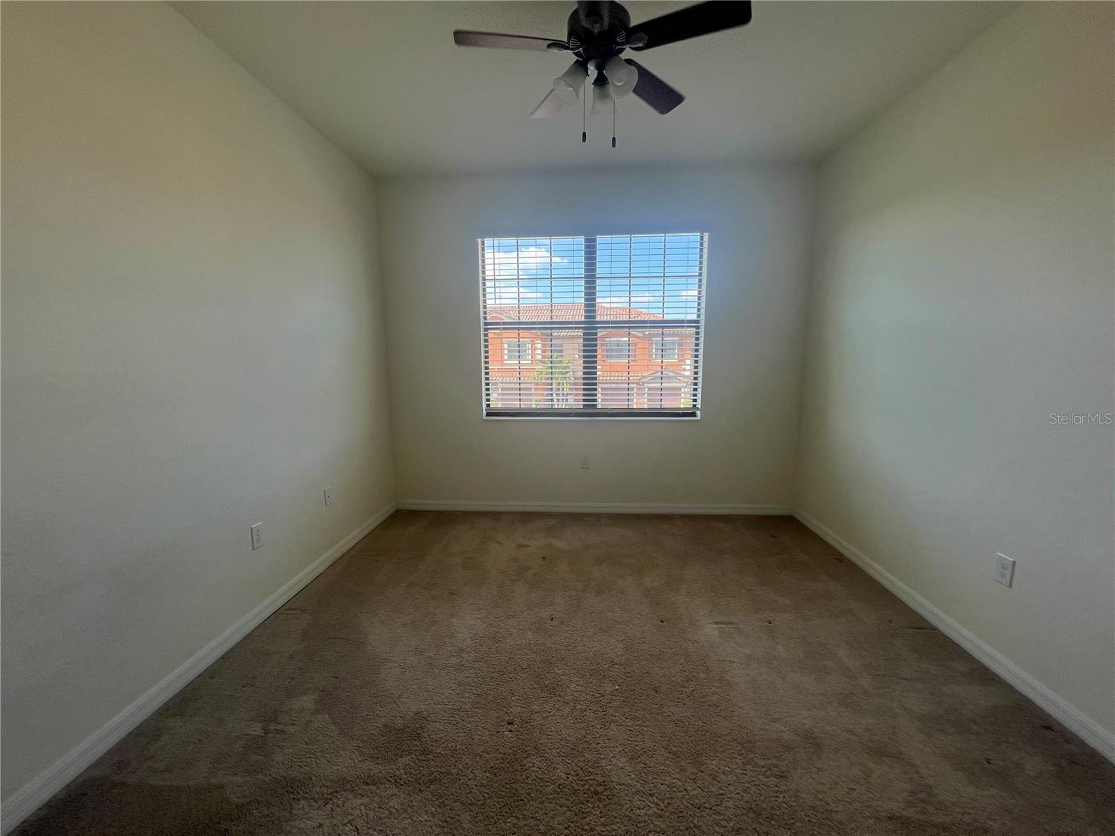 GRAN PARADISO TWNHMS 1B - Residential Lease