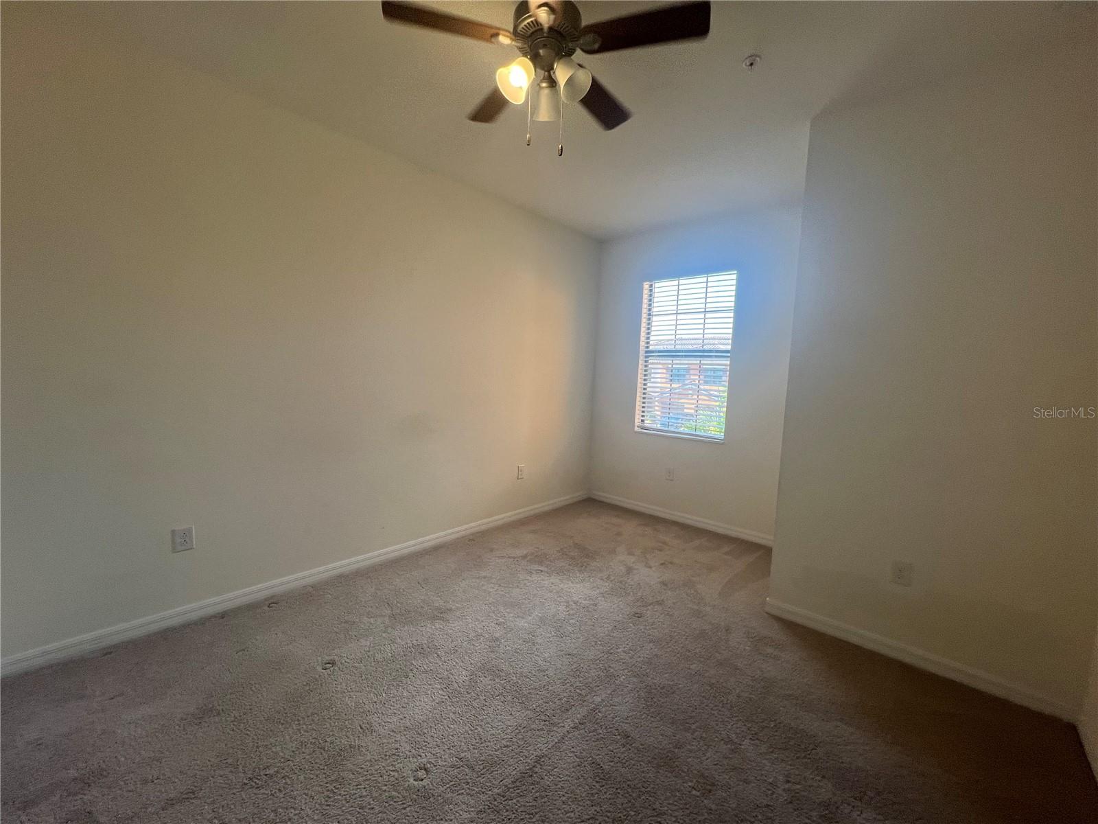 GRAN PARADISO TWNHMS 1B - Residential Lease