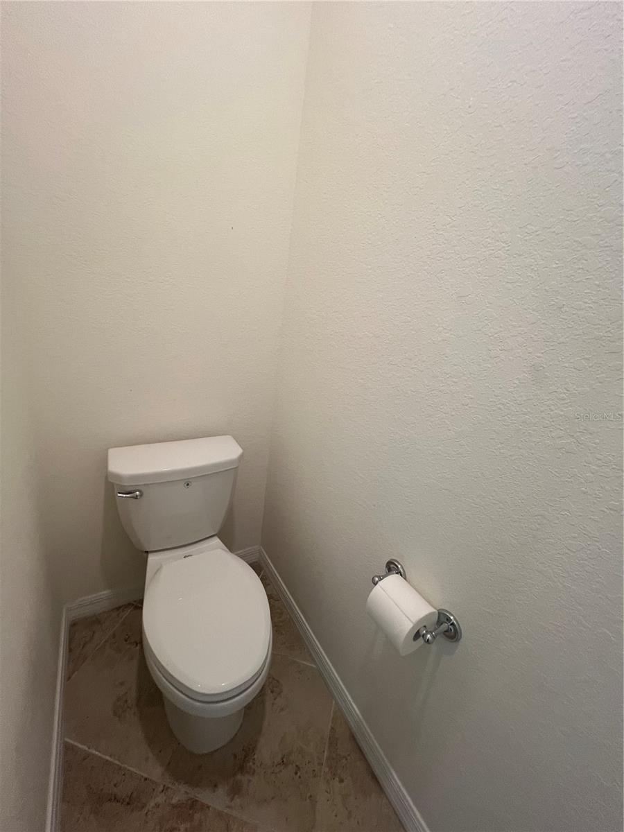 GRAN PARADISO TWNHMS 1B - Residential Lease