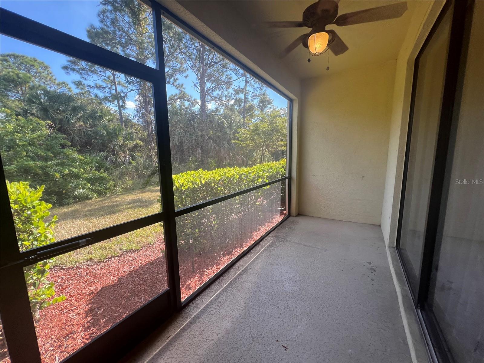 GRAN PARADISO TWNHMS 1B - Residential Lease