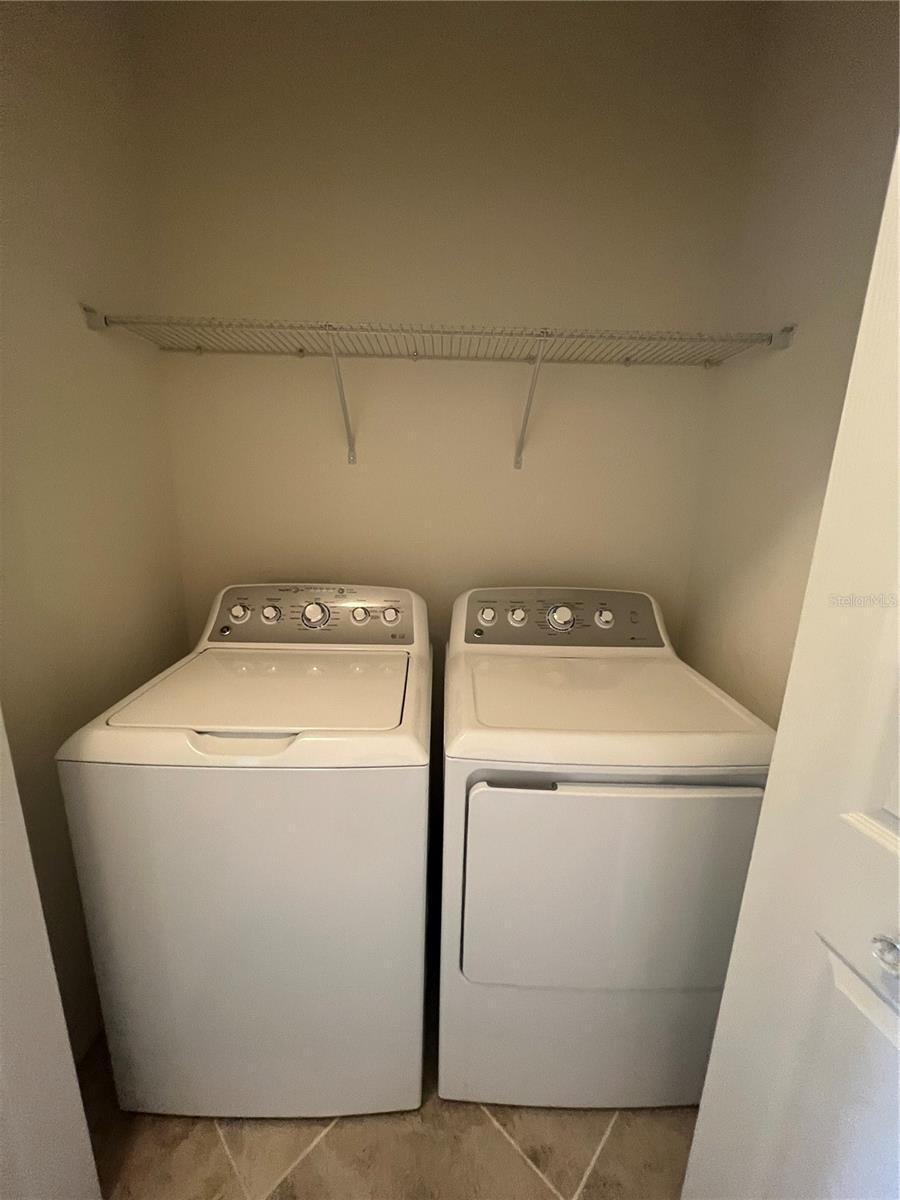 GRAN PARADISO TWNHMS 1B - Residential Lease