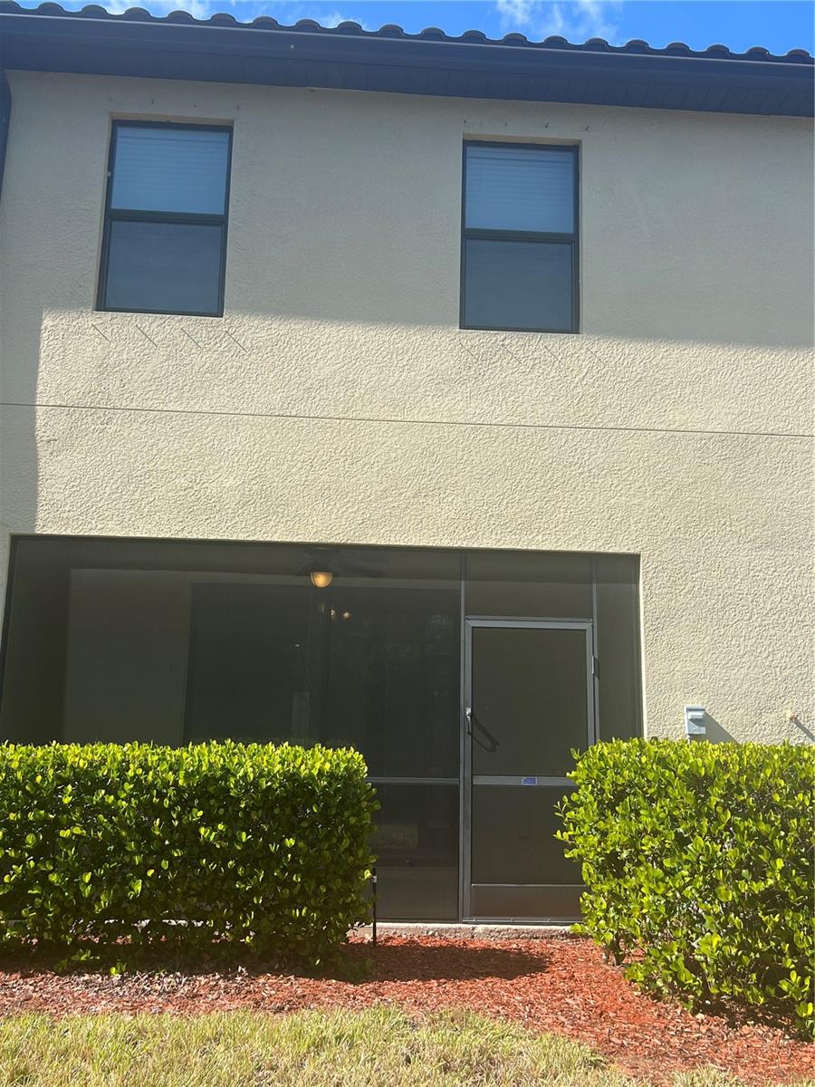 GRAN PARADISO TWNHMS 1B - Residential Lease