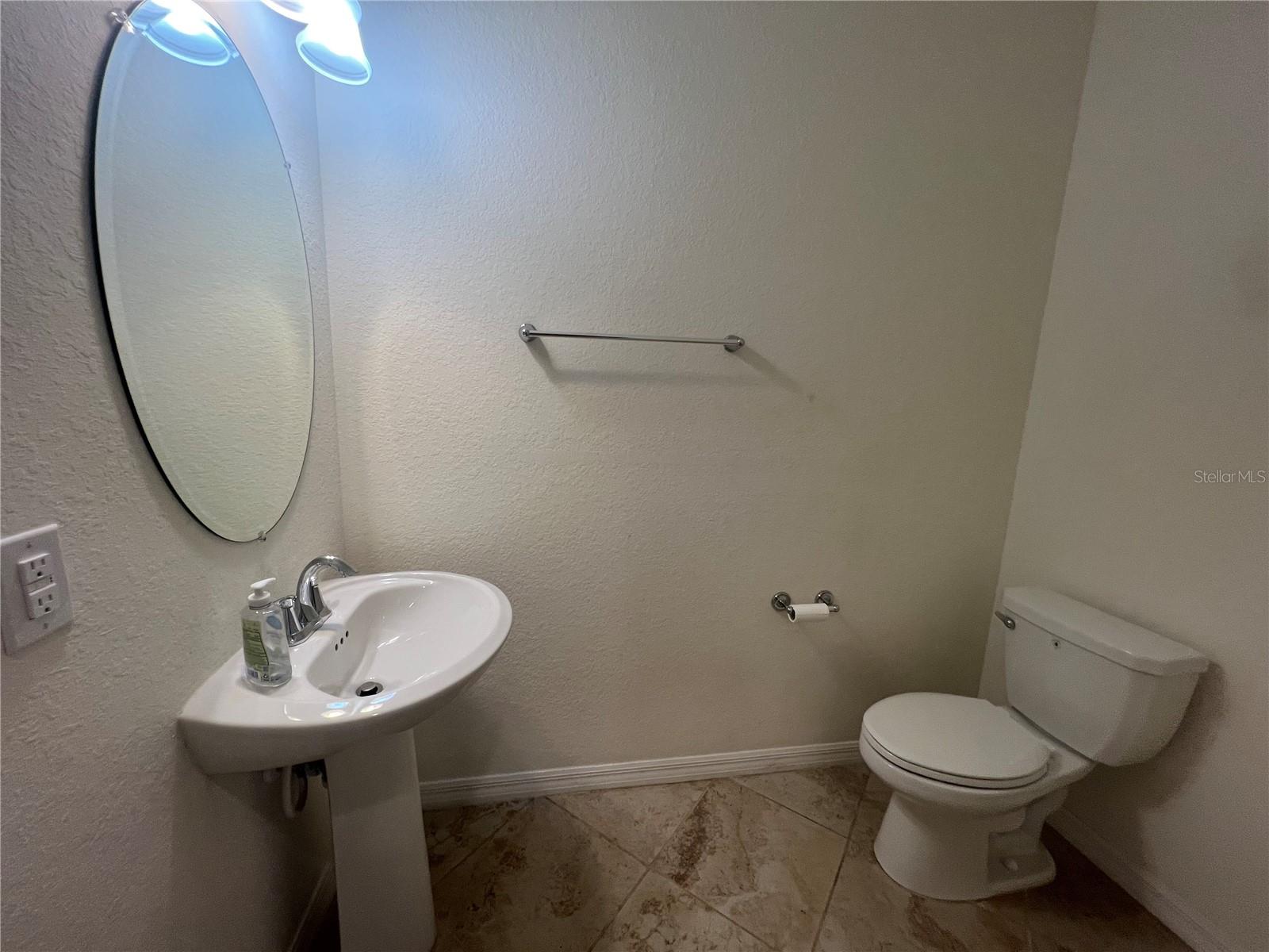 GRAN PARADISO TWNHMS 1B - Residential Lease