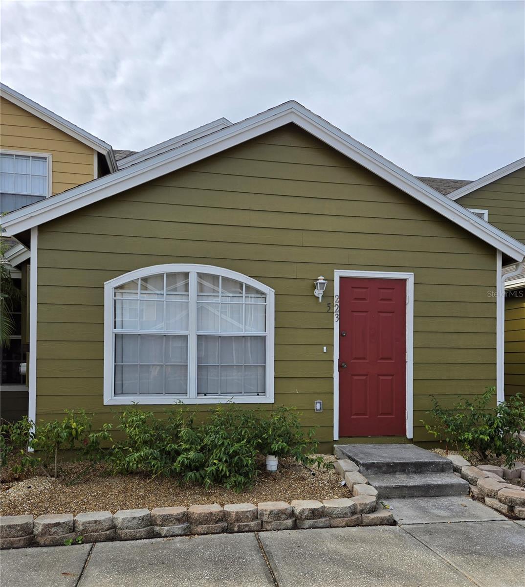 Amazing & Affordable! Furnished Efficiency Studio with independent entry is move-in ready. Included Fridge and Microwave. Property is strategically located. Just minutes to Hwy 27 & 192. Close to shops, medical offices, restaurants and so much more!!! A great place to live! Maximum occupancy of two persons. Make An Appointment Today!