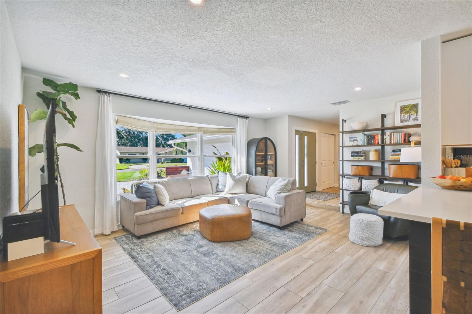 BROADWATER - Residential