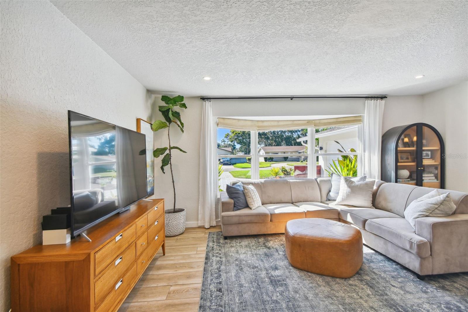 BROADWATER - Residential