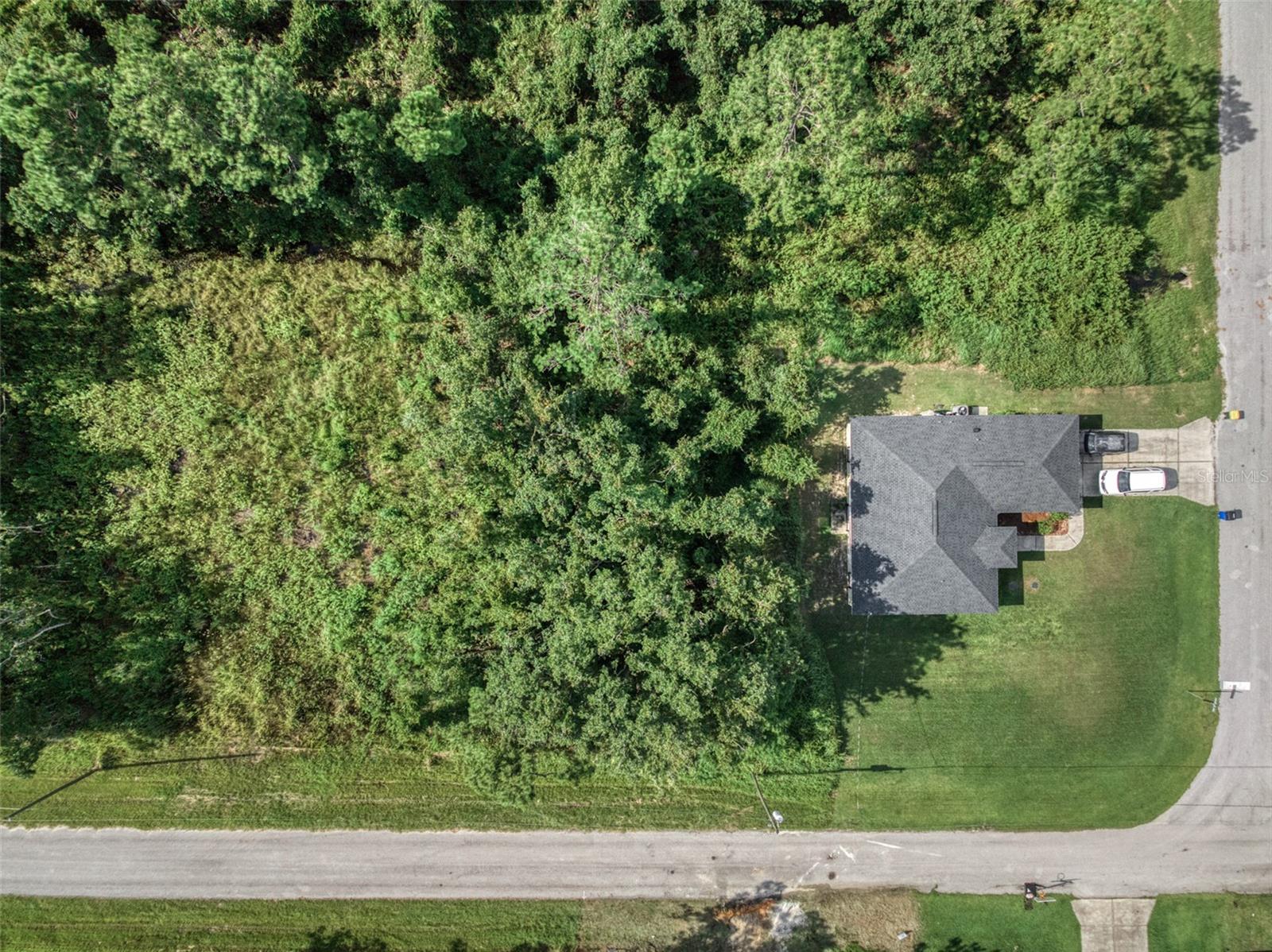 Build your ideal home in the desirable Sun N Lake community! This 0.23-acre homesite provides a fantastic opportunity to build a custom residence in a well-established neighborhood. Conveniently situated near top-rated schools, premier golf courses, medical centers, and the wide variety of shopping and dining options in Sebring, FL, this property blends peaceful living with everyday convenience. Whether you're ready to start building now or looking for a smart investment, this lot is full of promise. Secure your slice of Central Florida paradise today!