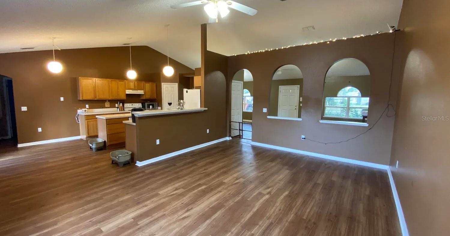 SPRING HILL - Residential