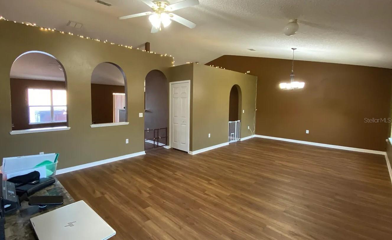 SPRING HILL - Residential