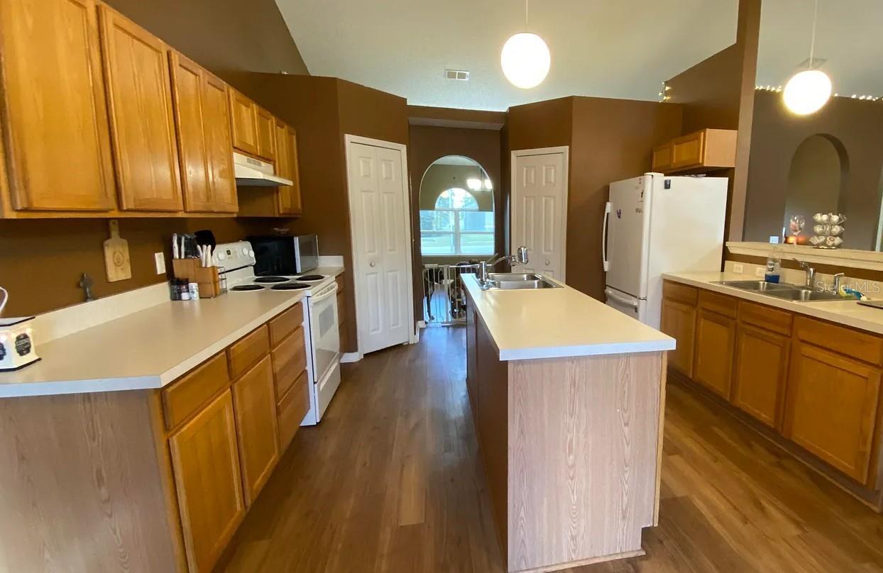 SPRING HILL - Residential