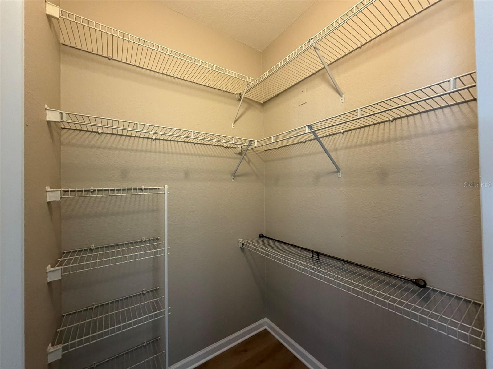 GOLFVIEW AT HUNTERS CREEK PH 01 - Residential Lease