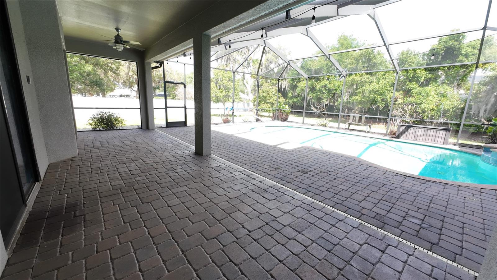 SOUTHERN OAKS - Residential