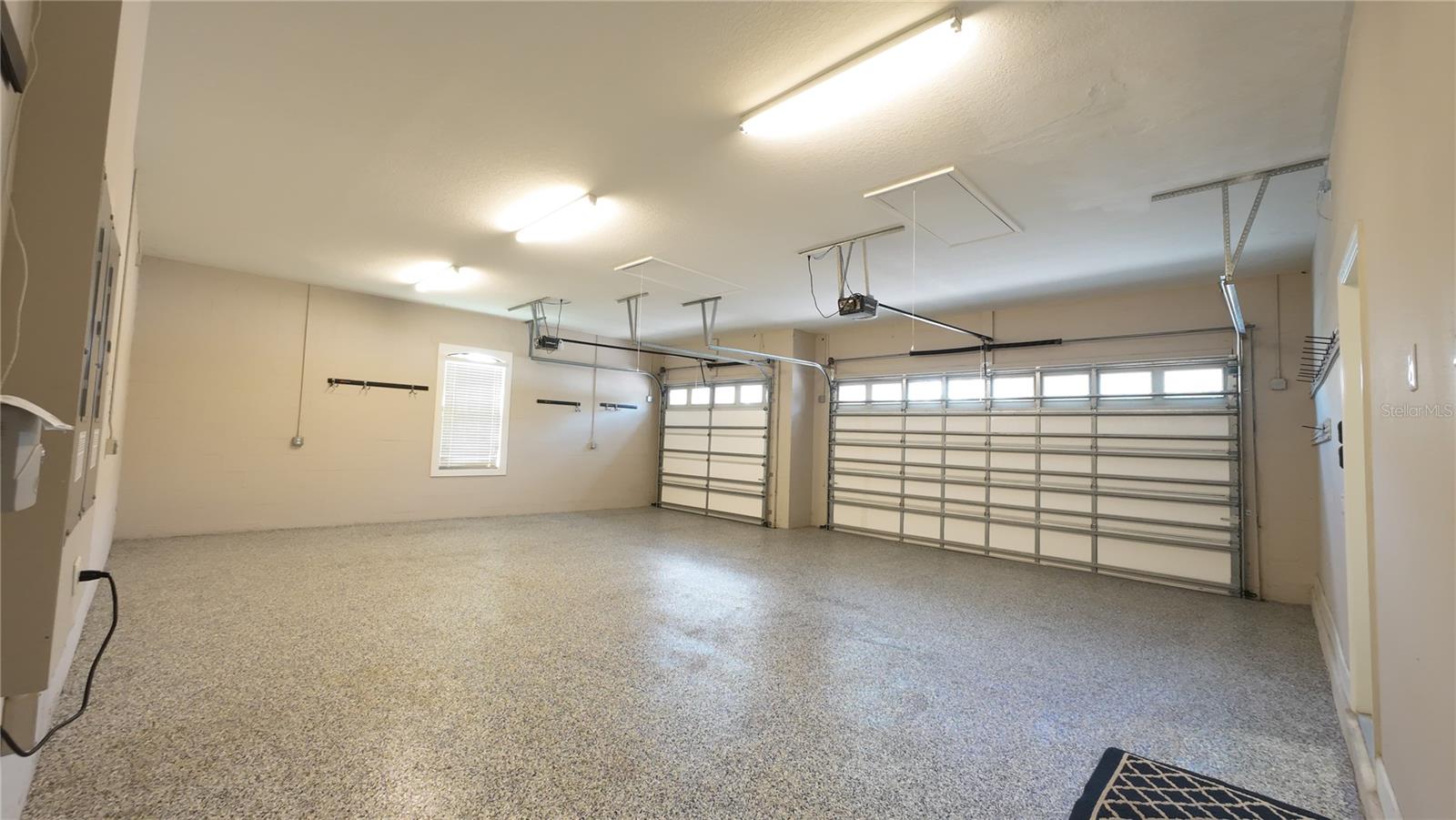 SOUTHERN OAKS - Residential