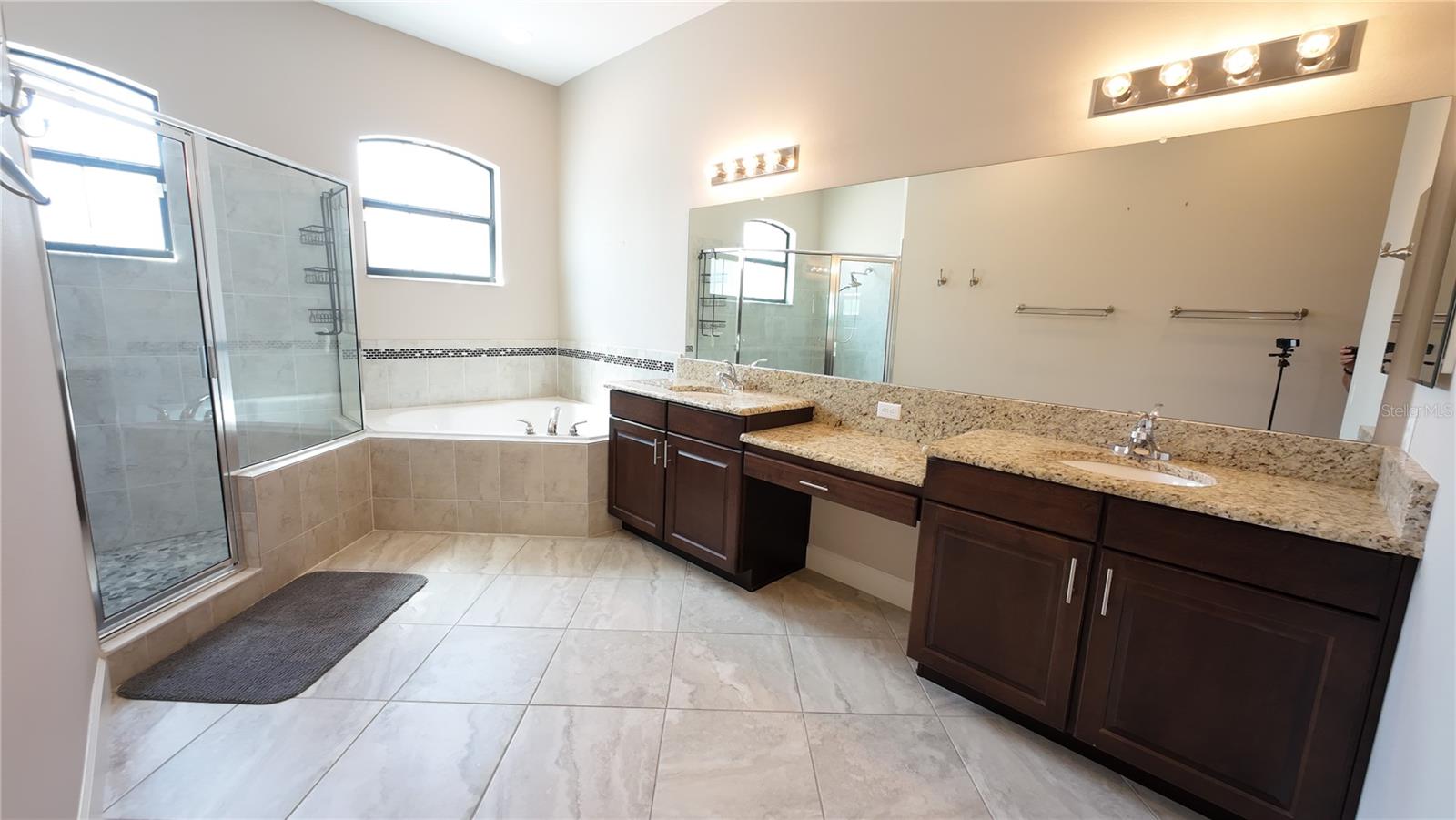 SOUTHERN OAKS - Residential