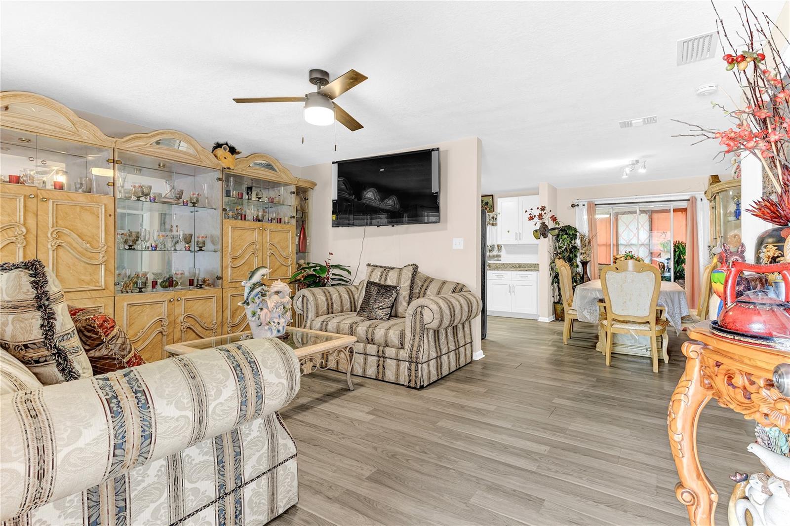 6113 BALBOA DRIVE