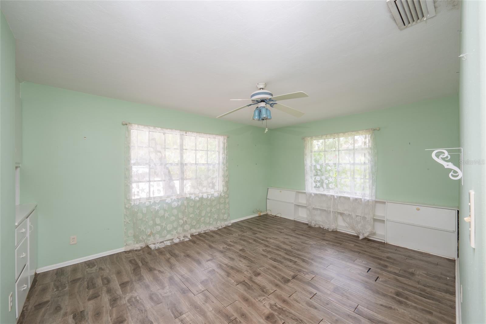 RIVERWOOD PARK REP - Residential