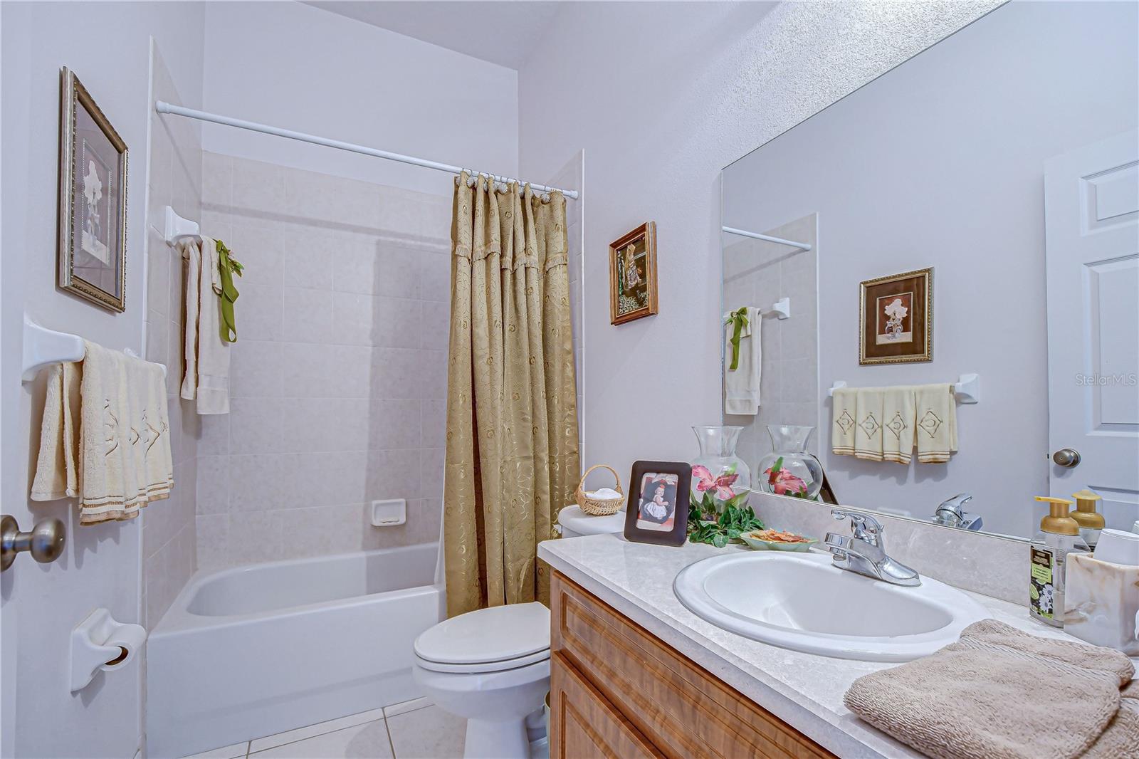 C T LEWIS ACRES - Residential