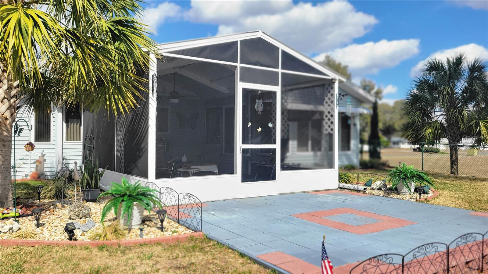 PALM CAY - Residential