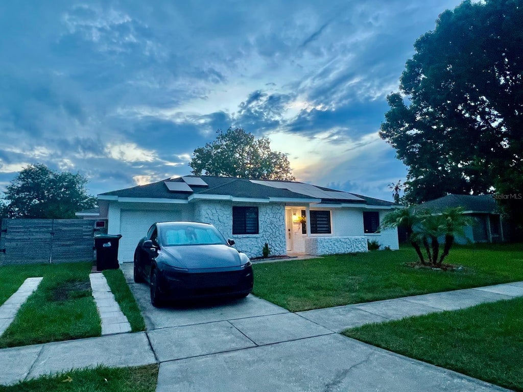 Photo of 12906 Ohio Woods Lane, Orlando, FL 32824 (MLS # S5158296)