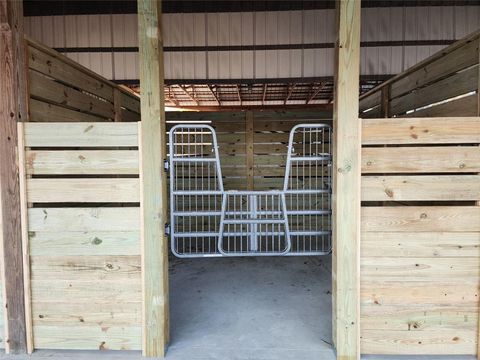 Tiny photo for 10532 SW 27th Avenue, Ocala, FL 34476 (MLS # OM717160)