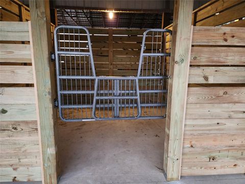 Tiny photo for 10532 SW 27th Avenue, Ocala, FL 34476 (MLS # OM717160)