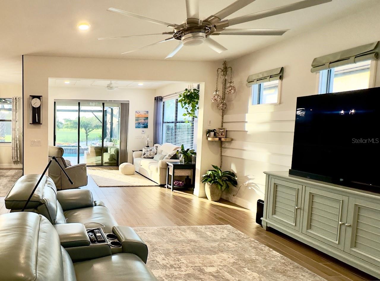 Search Properties for Sale 2 13092 RINELLA STREET