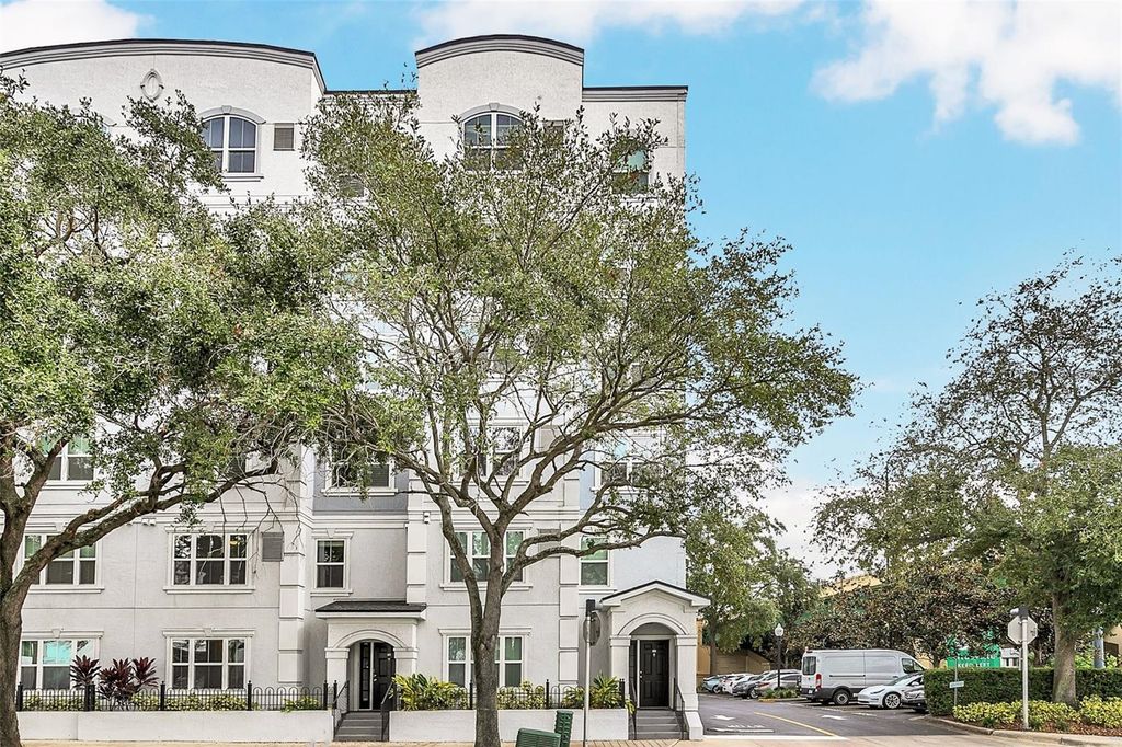 Photo of 204 E South Street #1055, Orlando, FL 32801 (MLS # O6376427)