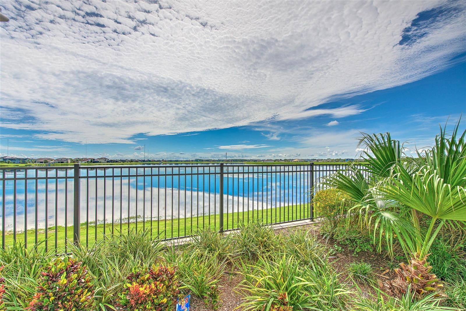 LUCAYA LAKE CLUB PH 2E - Residential