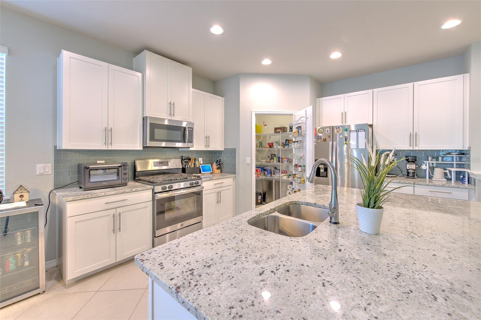 LUCAYA LAKE CLUB PH 2E - Residential