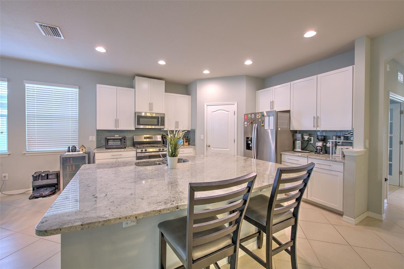 LUCAYA LAKE CLUB PH 2E - Residential