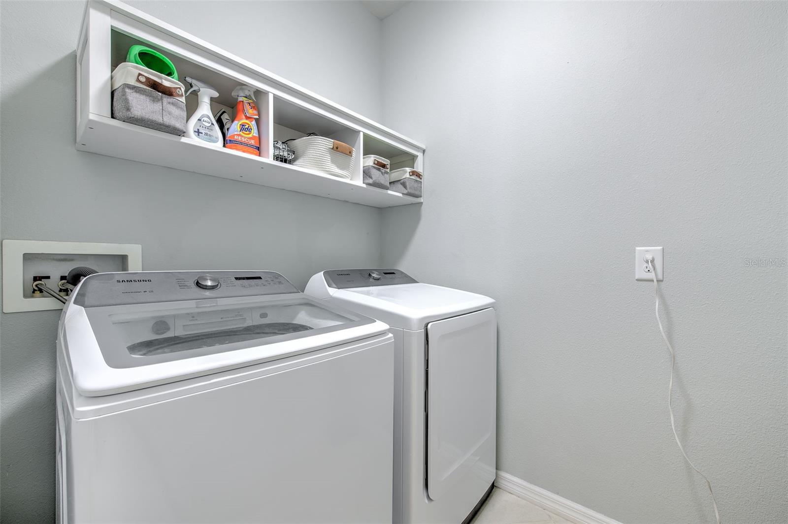 LUCAYA LAKE CLUB PH 2E - Residential