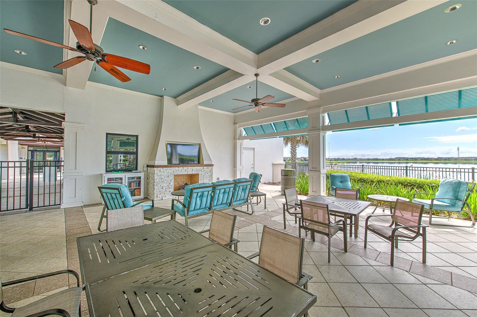 LUCAYA LAKE CLUB PH 2E - Residential