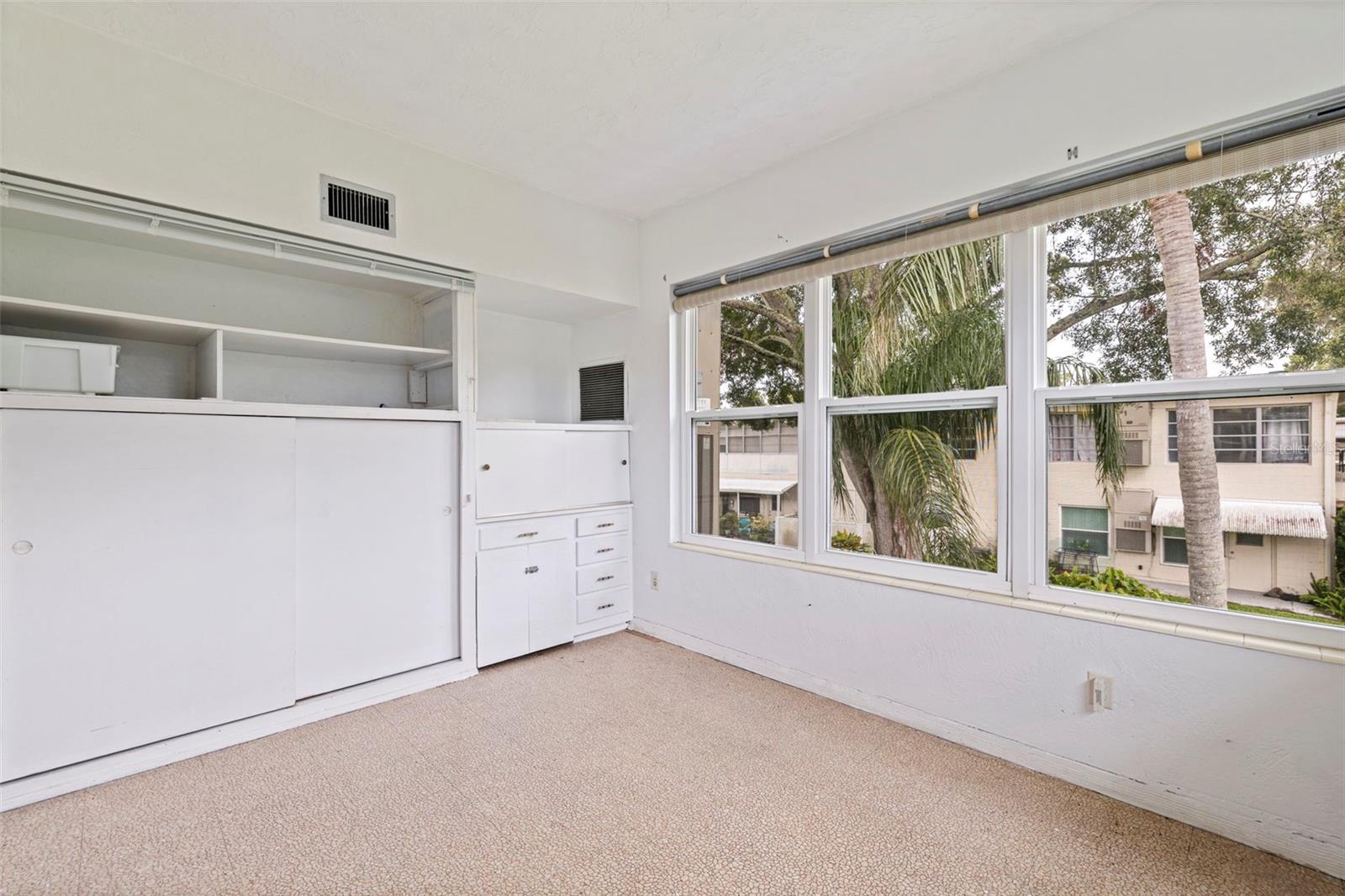 CLEARVIEW OAKS - Residential