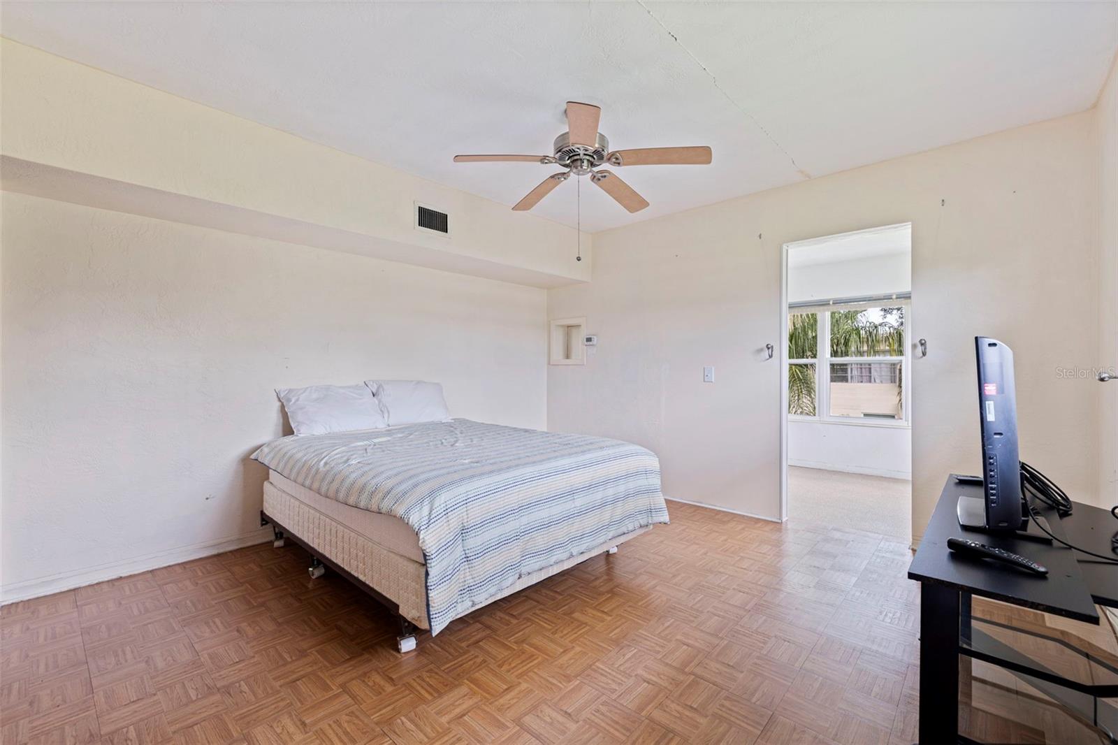 CLEARVIEW OAKS - Residential