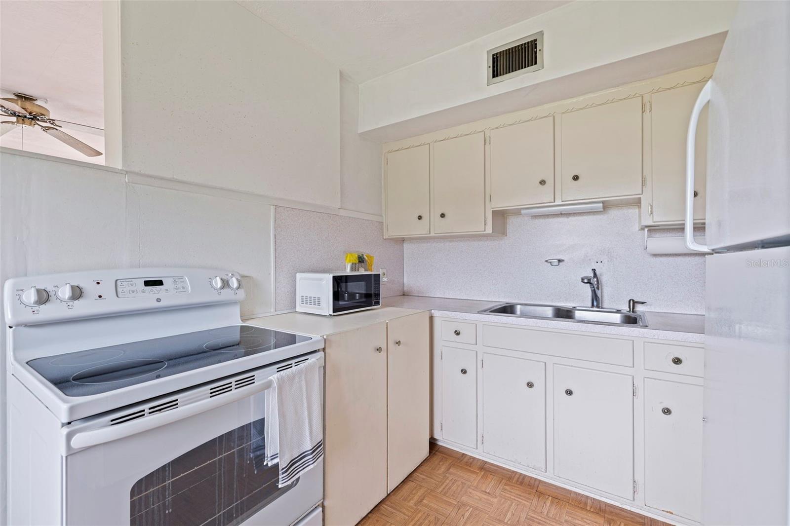 CLEARVIEW OAKS - Residential