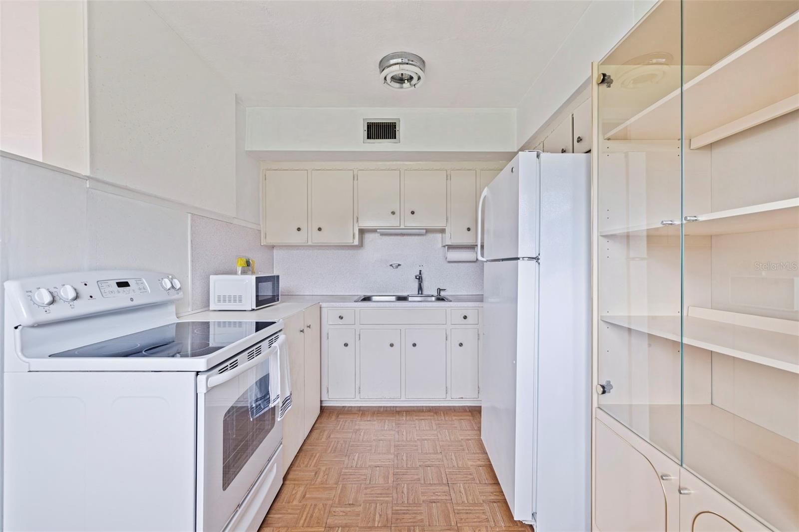 CLEARVIEW OAKS - Residential